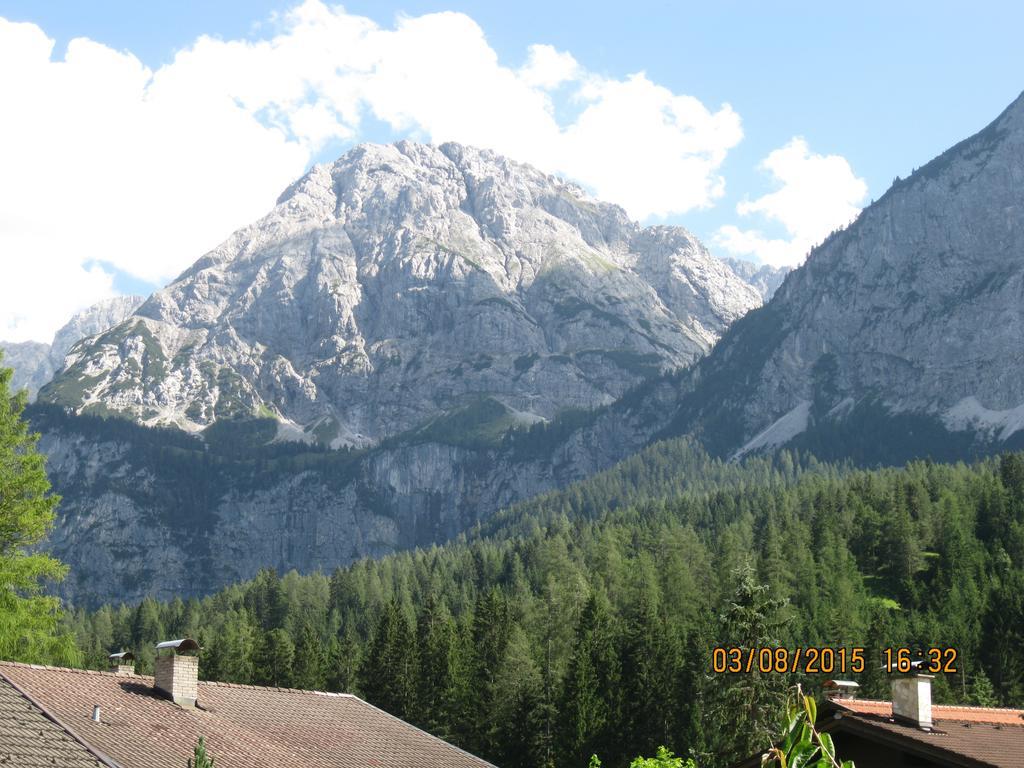 Gaestehaus Schoeneweiss Ehrwald Luaran gambar
