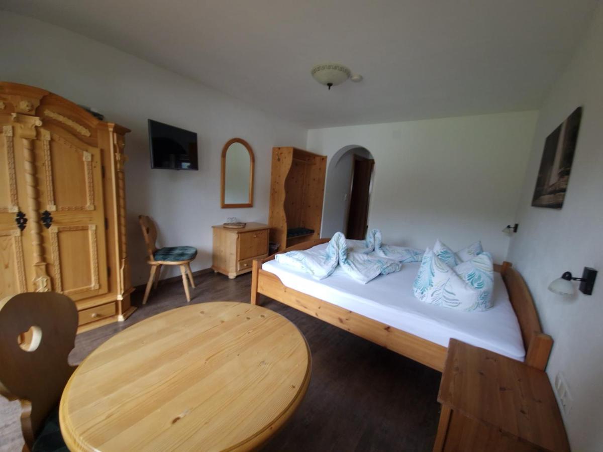 Gaestehaus Schoeneweiss Ehrwald Luaran gambar