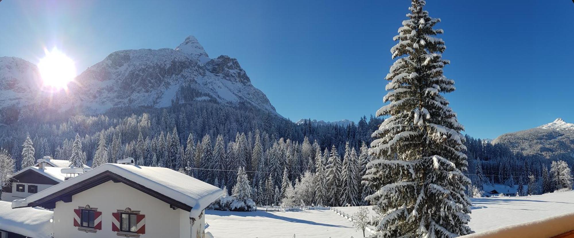 Gaestehaus Schoeneweiss Ehrwald Luaran gambar