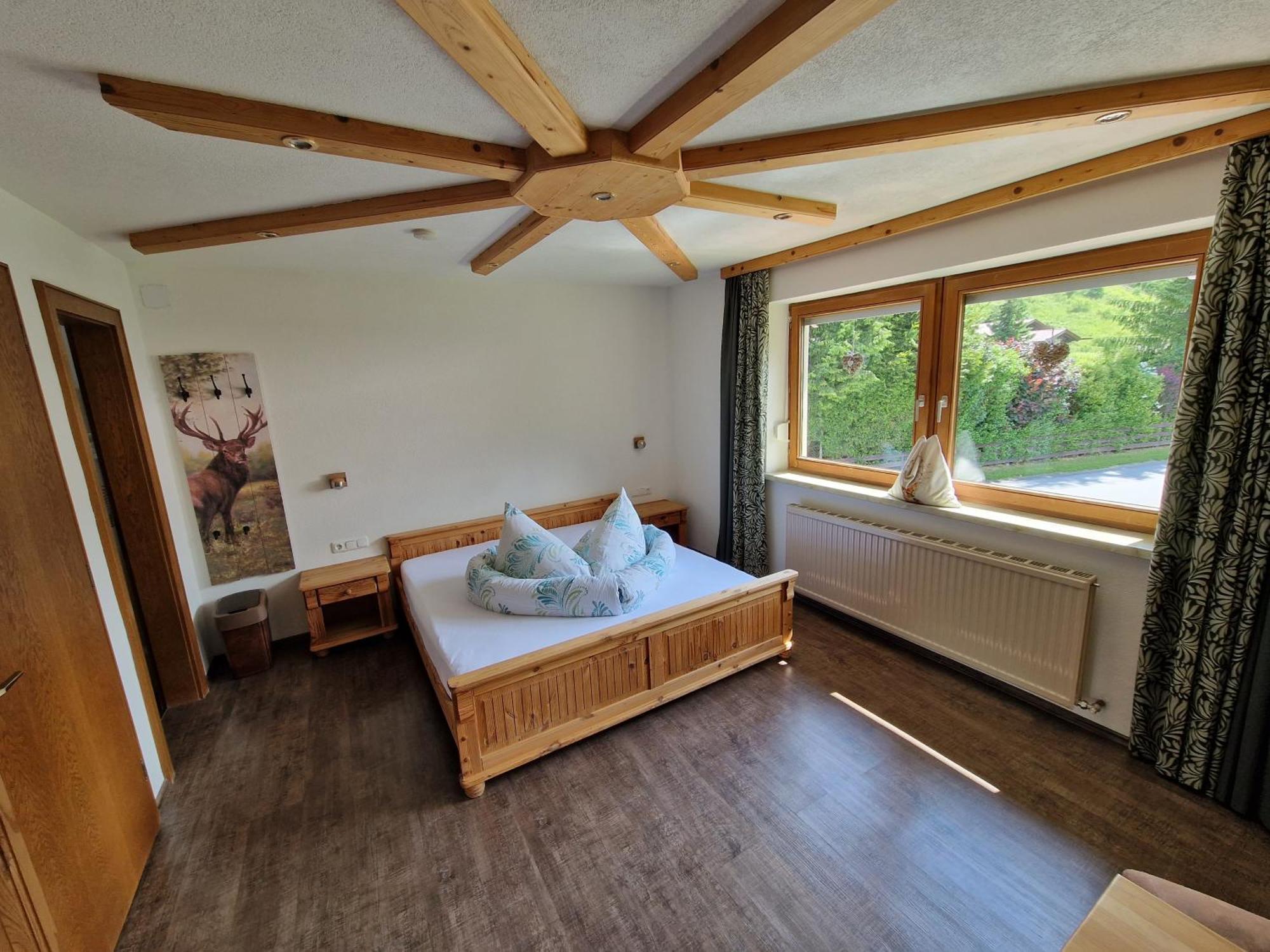 Gaestehaus Schoeneweiss Ehrwald Luaran gambar